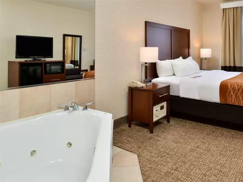 Comfort Inn & Suites Madison North Deforest Eksteriør billede