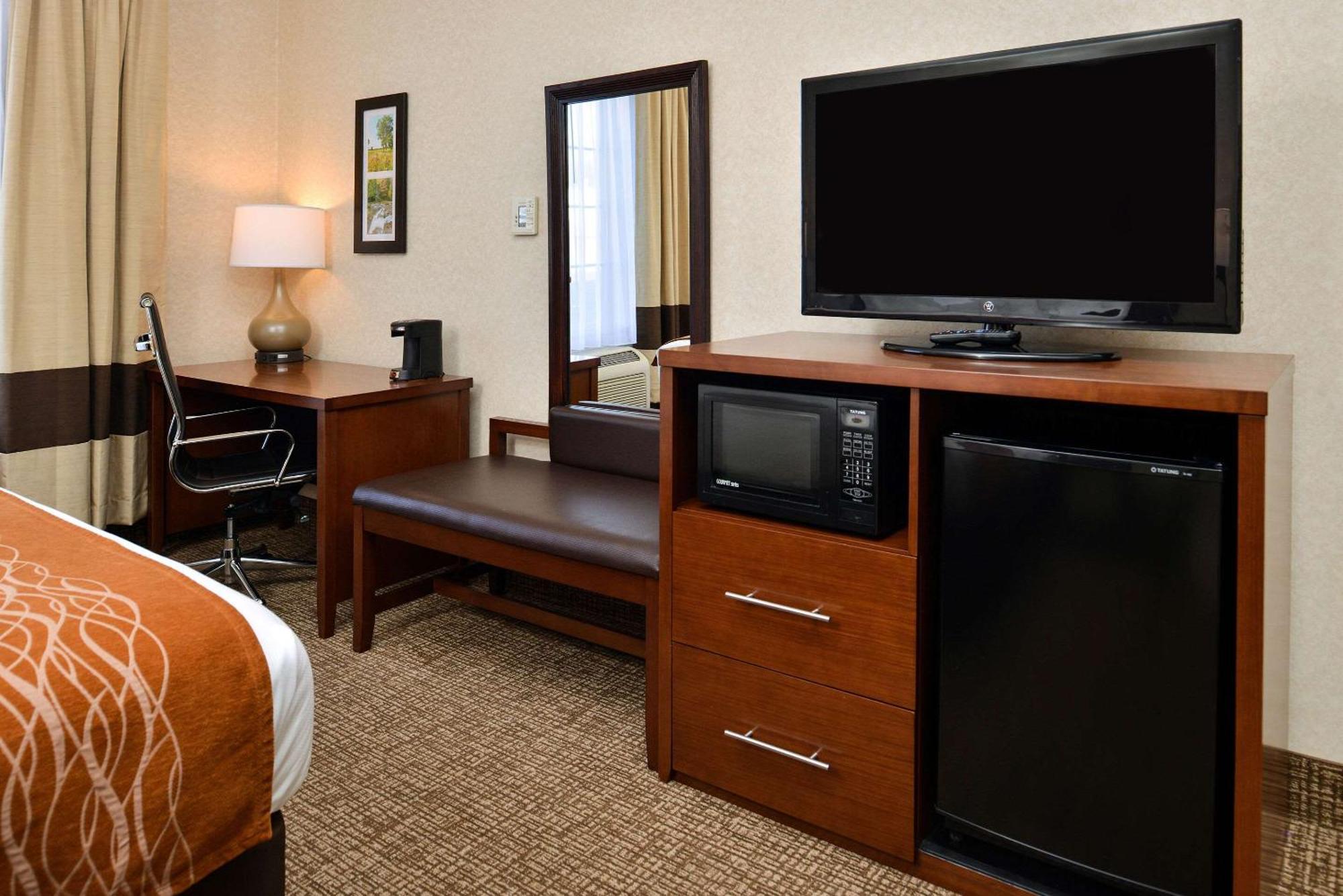 Comfort Inn & Suites Madison North Deforest Eksteriør billede