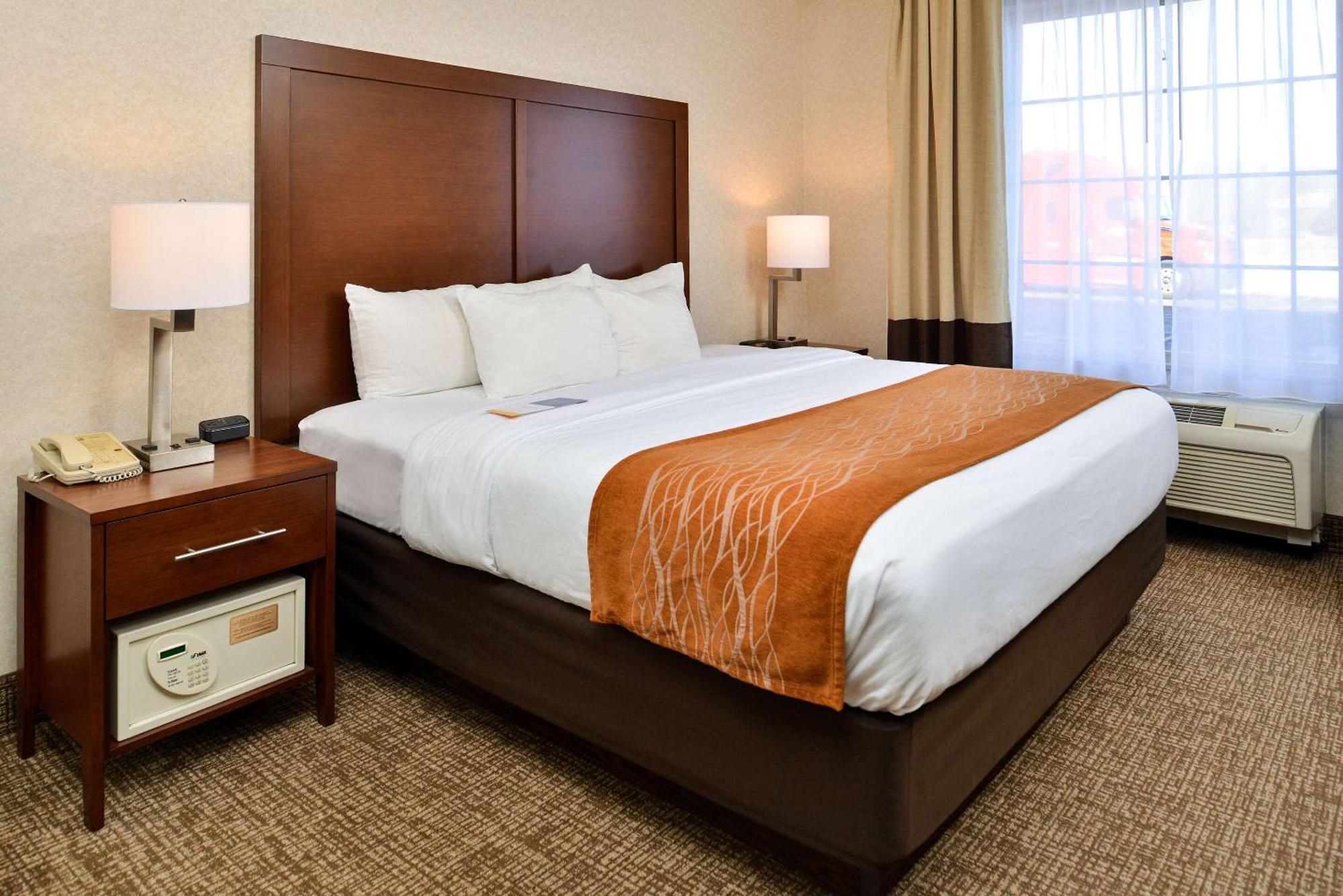 Comfort Inn & Suites Madison North Deforest Eksteriør billede