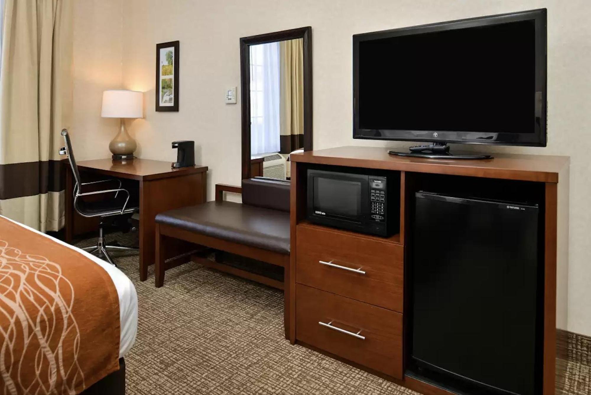 Comfort Inn & Suites Madison North Deforest Eksteriør billede