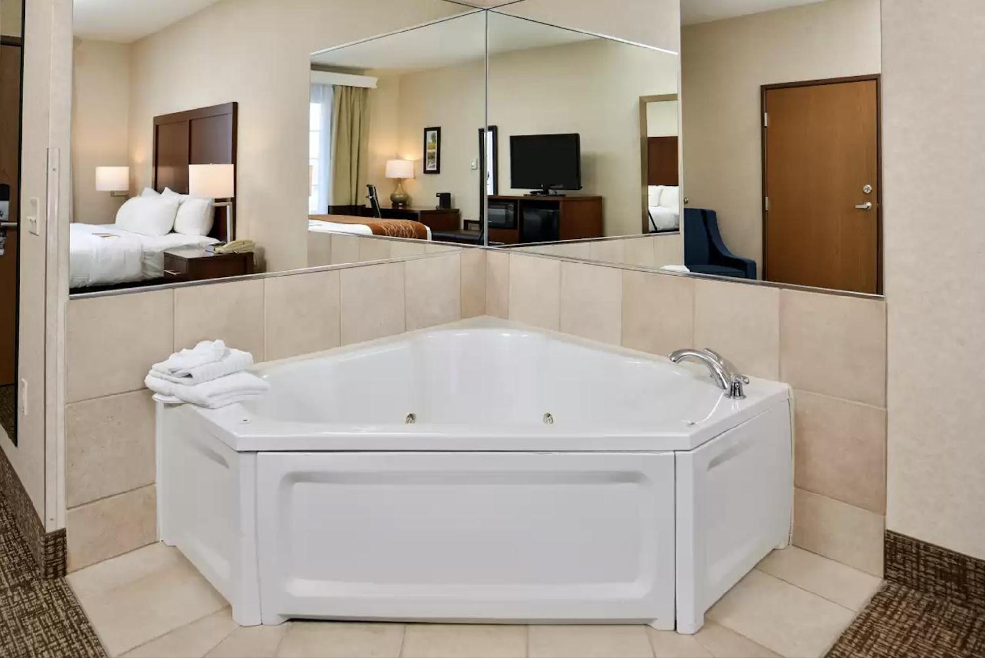 Comfort Inn & Suites Madison North Deforest Eksteriør billede